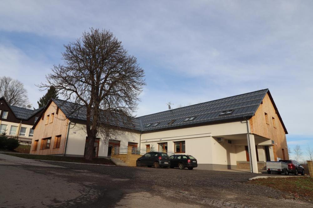 Pension A Restaurace U Sousedu Strazny Luaran gambar