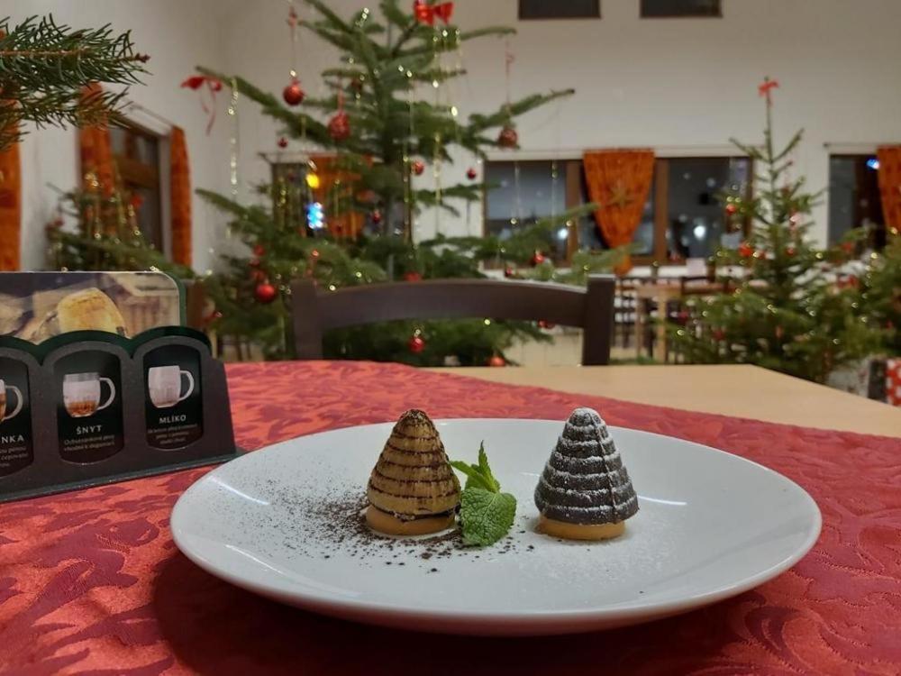 Pension A Restaurace U Sousedu Strazny Luaran gambar